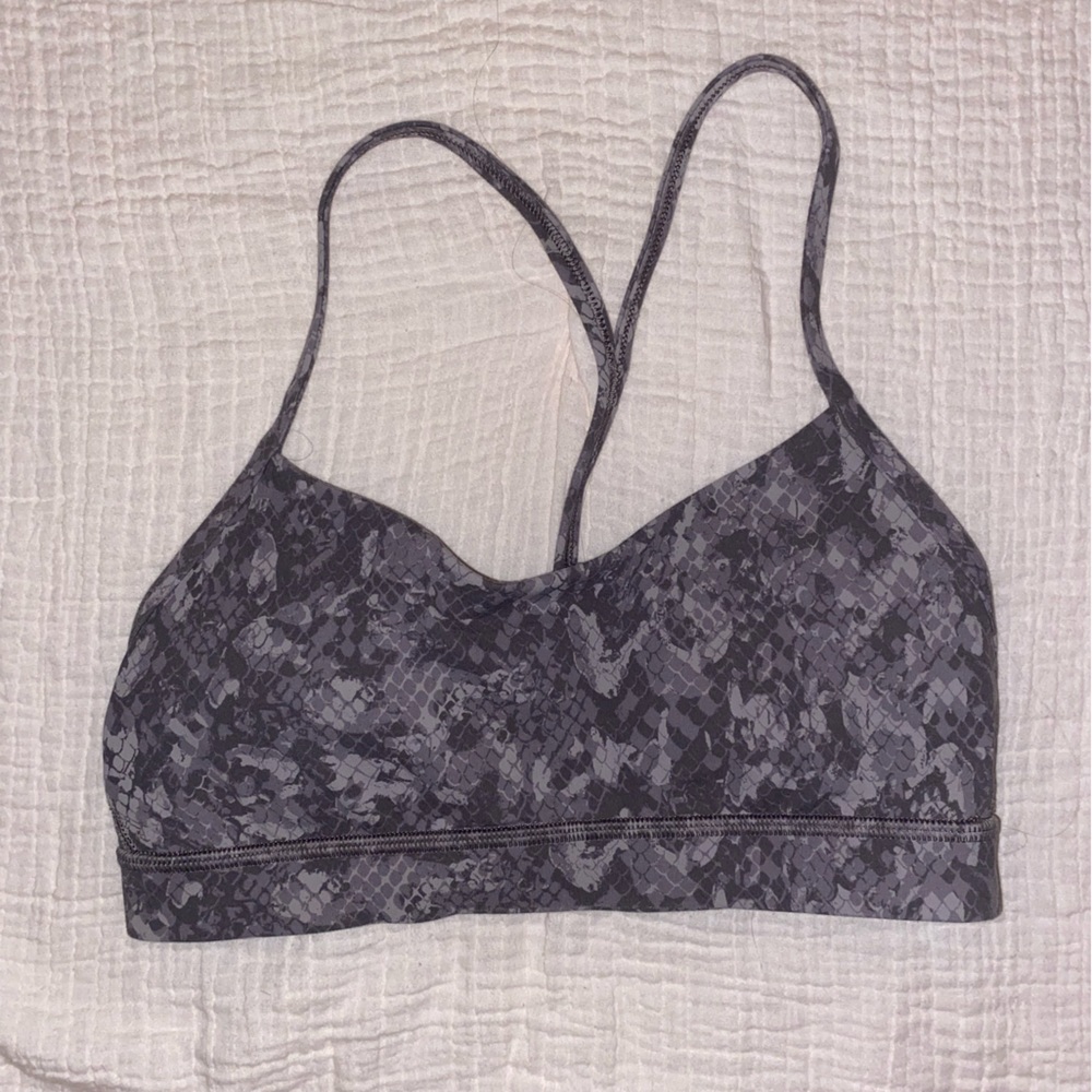 Lululemon sports bra